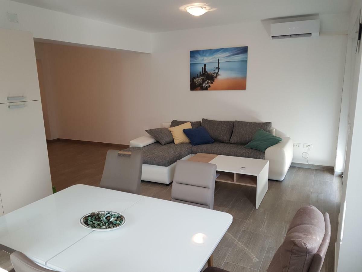 Apartments Eni Lovran Εξωτερικό φωτογραφία