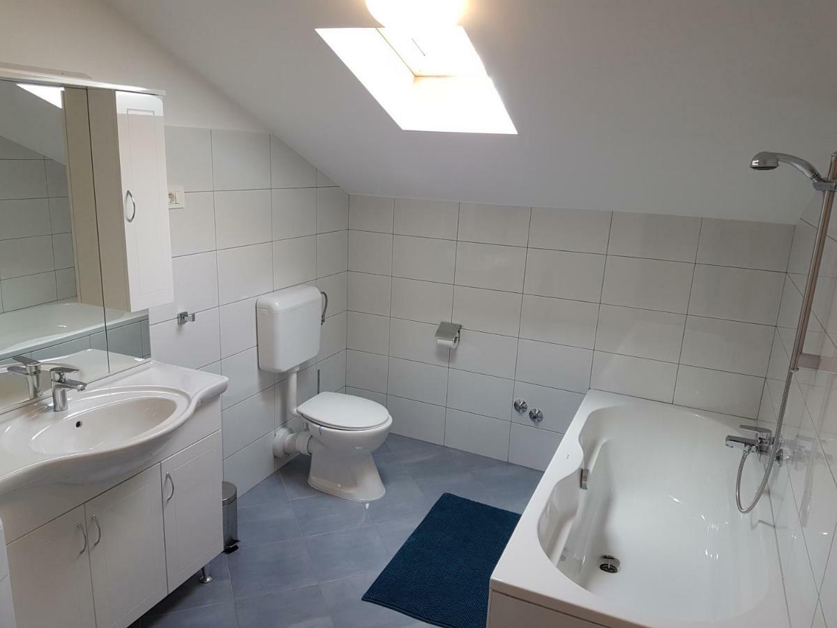 Apartments Eni Lovran Εξωτερικό φωτογραφία